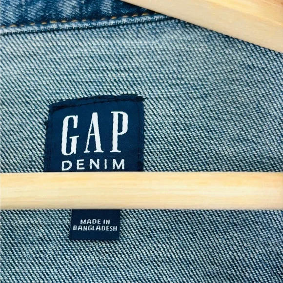 GAP Jean Jacket - Picture 2 of 3